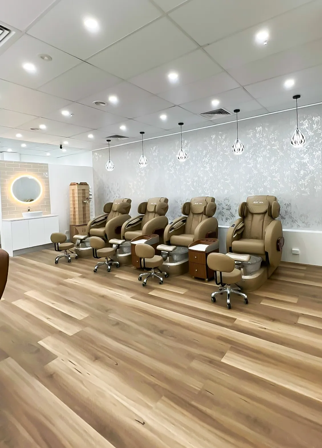 Sugar Nail Bar — Interior view, IDG Design