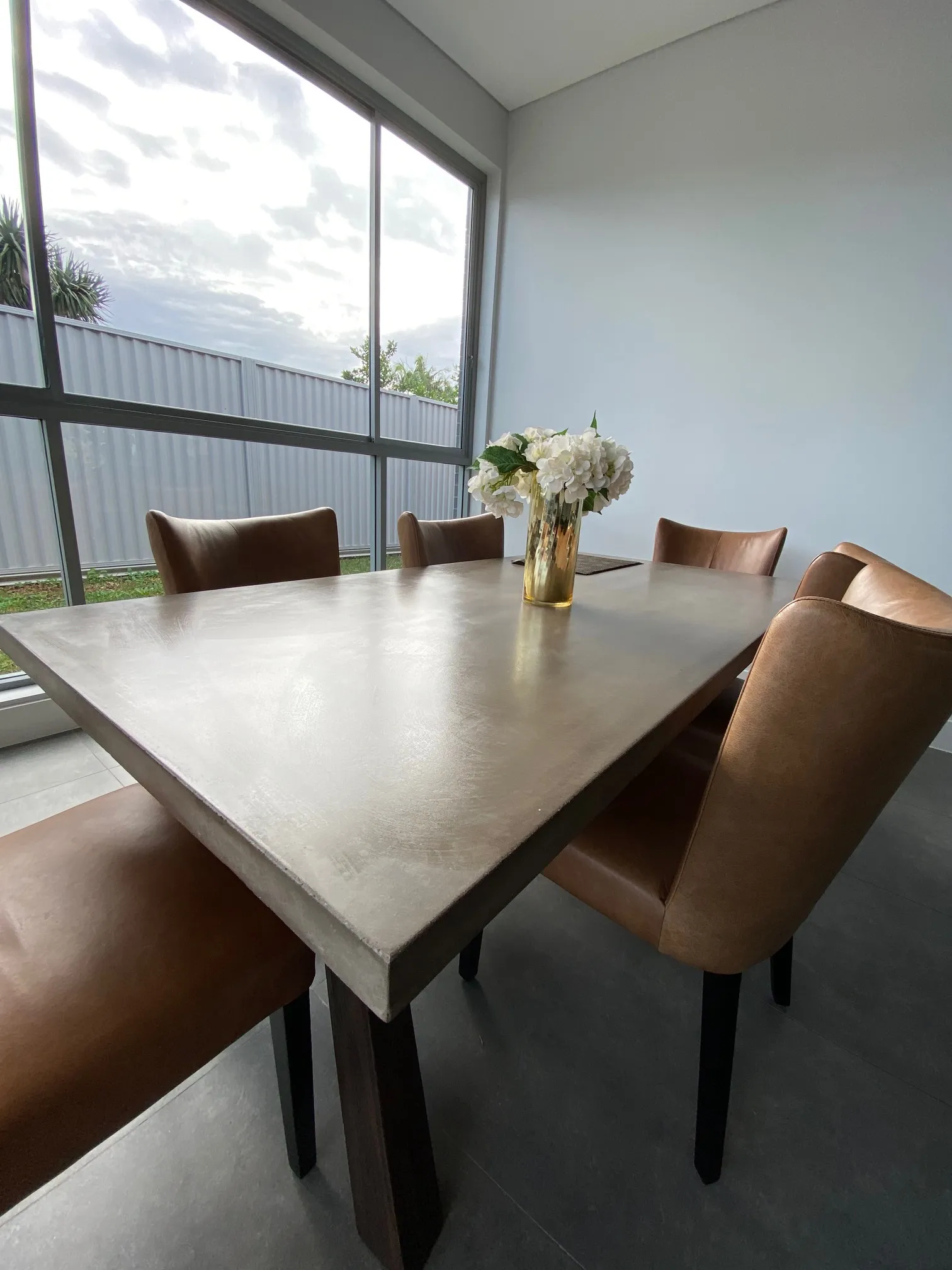 Project Dark Pearl — Dining area, IDG Design
